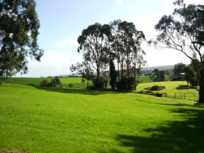 11 Roy Street, Loch VIC 3945