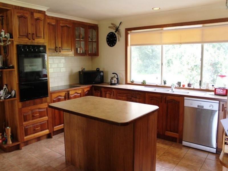 11 Roy Street, Loch VIC 3945