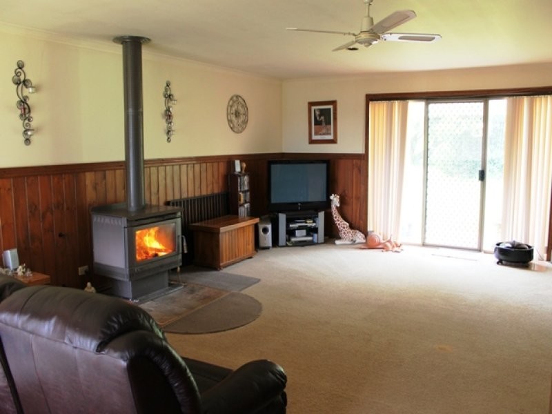 11 Roy Street, Loch VIC 3945