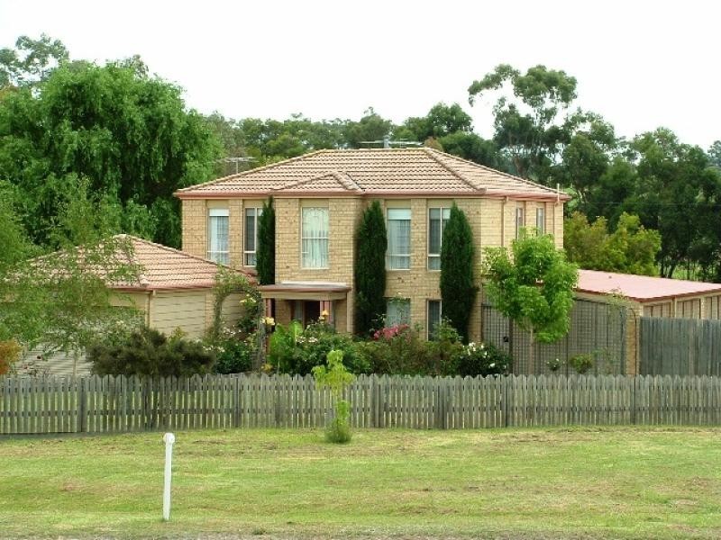 1 Robyn Court, Drouin VIC 3818