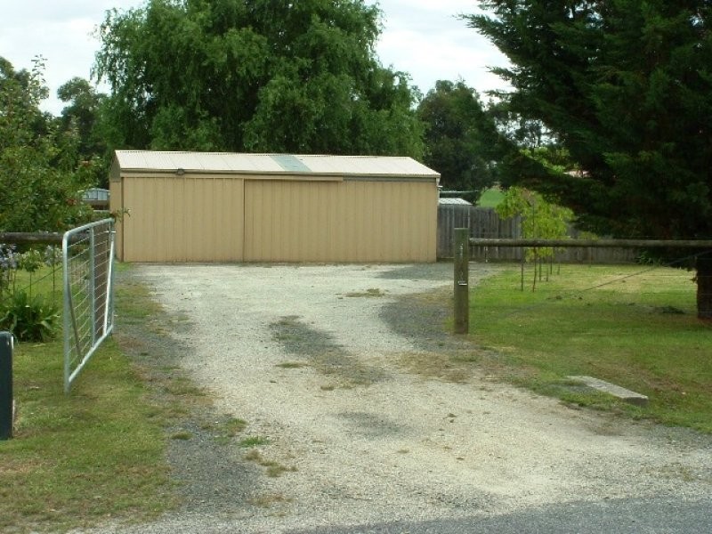 1 Robyn Court, Drouin VIC 3818