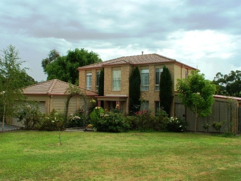 1 Robyn Court, Drouin VIC 3818