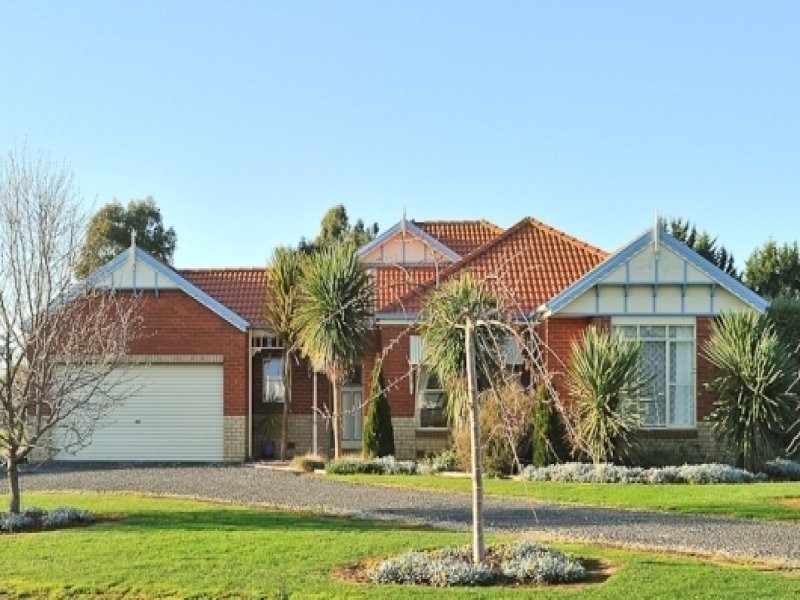 21 Canterbury Close, Drouin VIC 3818