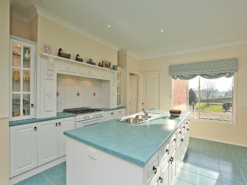 21 Canterbury Close, Drouin VIC 3818