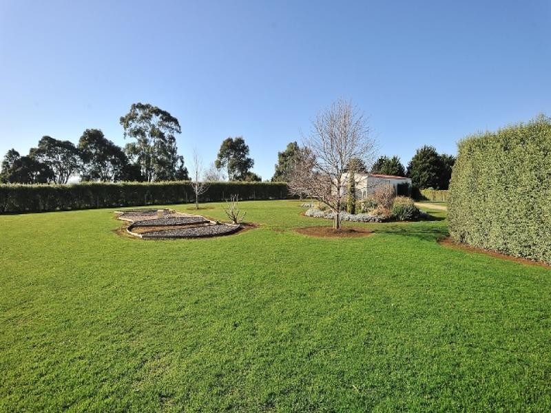 21 Canterbury Close, Drouin VIC 3818