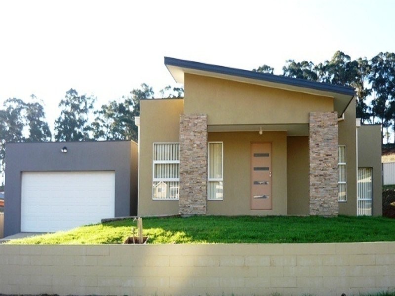 4 Valleyview Grove, Drouin VIC 3818
