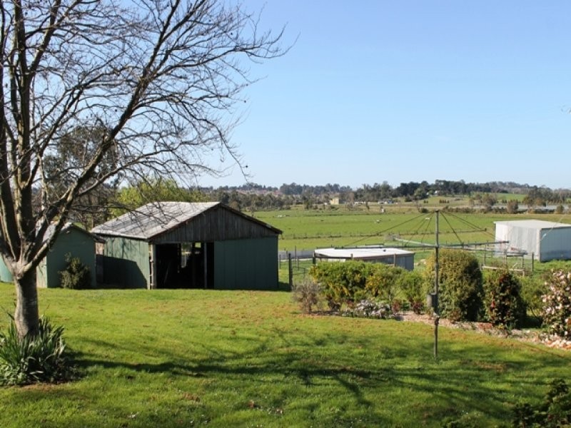 111 Shillinglaw Road, Drouin VIC 3818