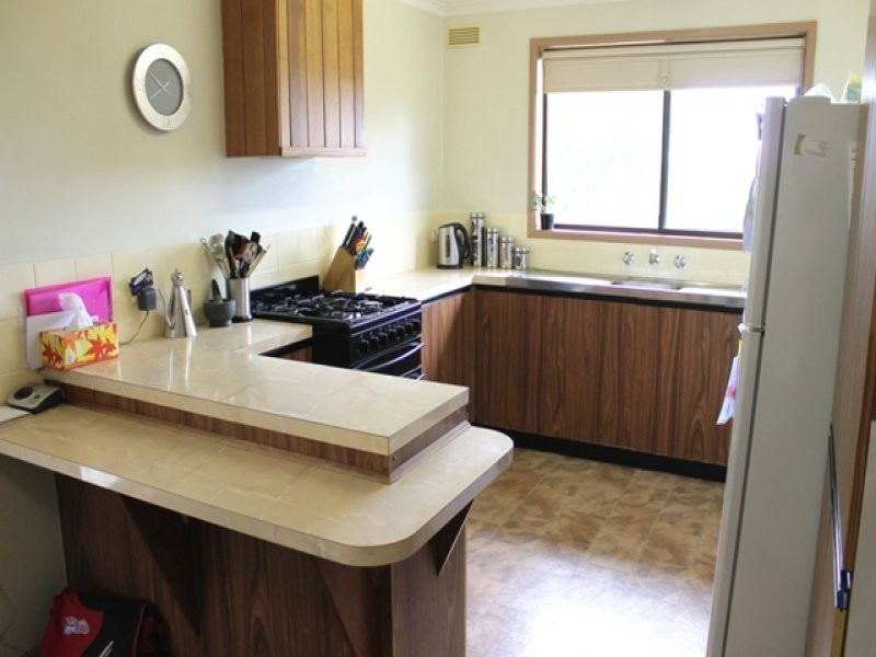 10 Kevis Court, Garfield VIC 3814