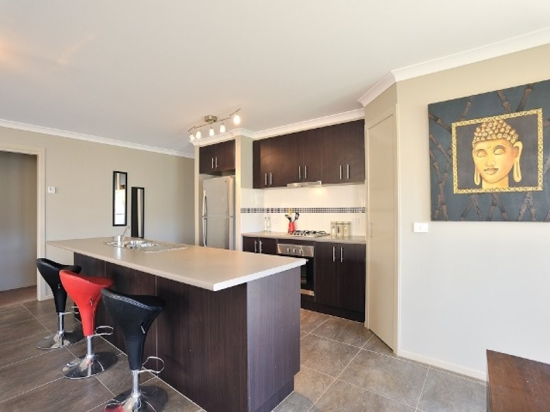 9 Lakeside Court, Drouin VIC 3818