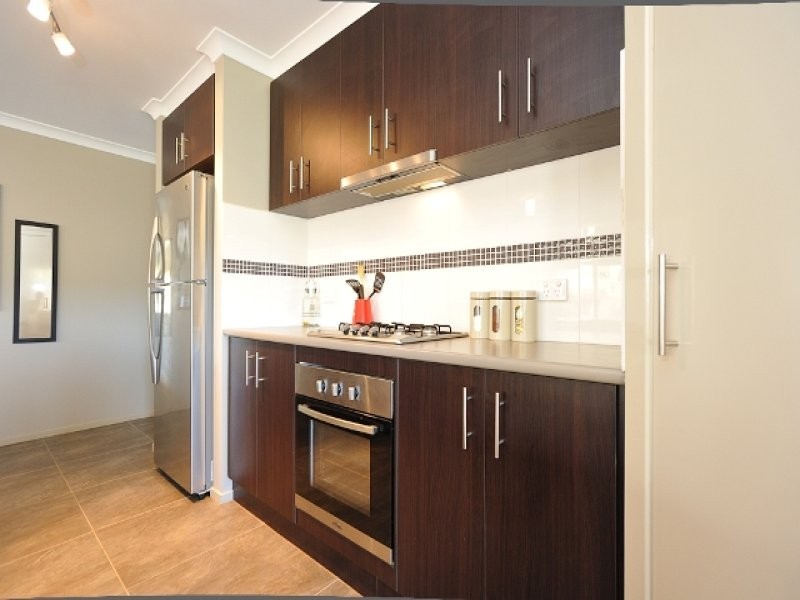 9 Lakeside Court, Drouin VIC 3818