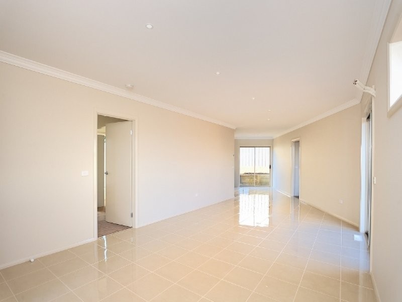 1/4 Palm Square, Drouin VIC 3818