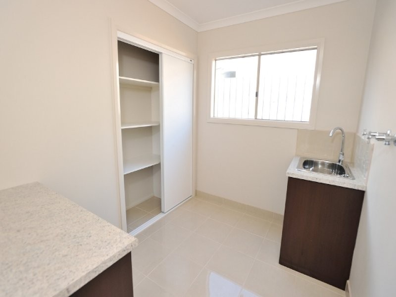 1/4 Palm Square, Drouin VIC 3818