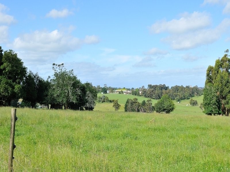 255 Main South Road, Drouin VIC 3818