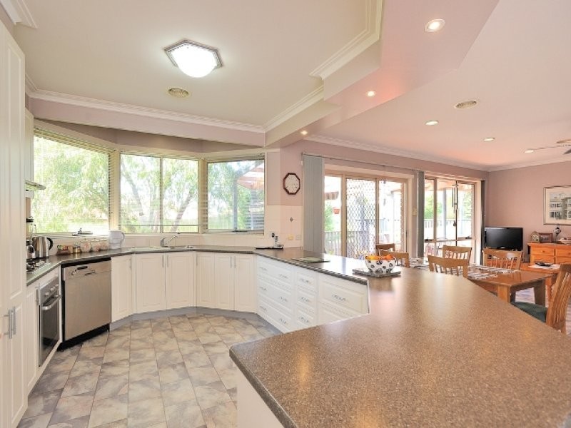 30 Darnum Street, Drouin VIC 3818