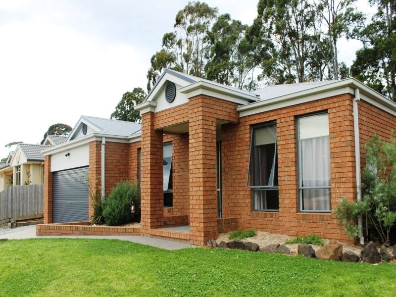 6 Claudia Crescent, Drouin VIC 3818