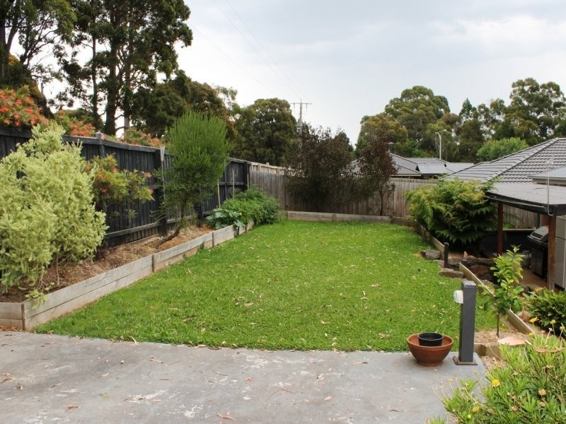 6 Claudia Crescent, Drouin VIC 3818