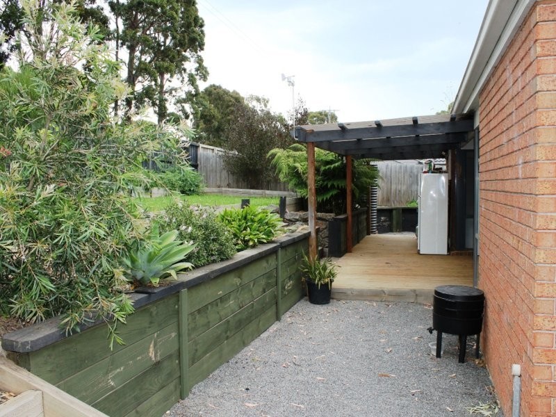 6 Claudia Crescent, Drouin VIC 3818