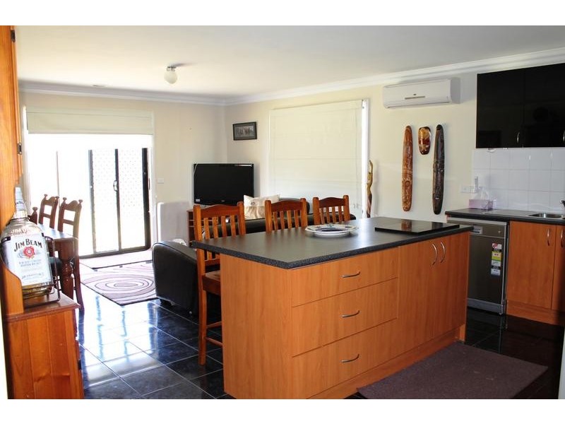 48 Wakenshaw Crescent, Pakenham VIC 3810