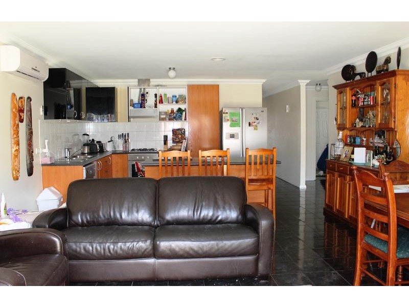 48 Wakenshaw Crescent, Pakenham VIC 3810