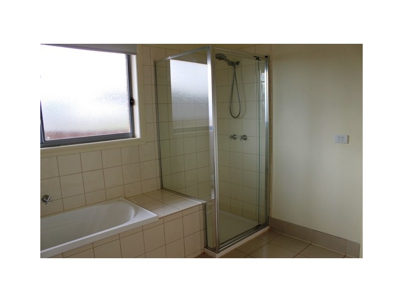 1 Sutherland Way, Drouin VIC 3818