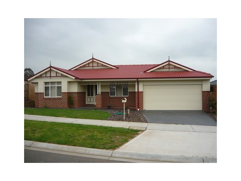15 Rivendale Crescent, Drouin VIC 3818