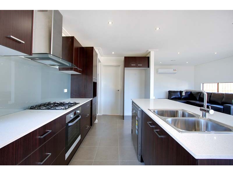 Lot 1612 Maeve Circuit, Clyde North VIC 3978