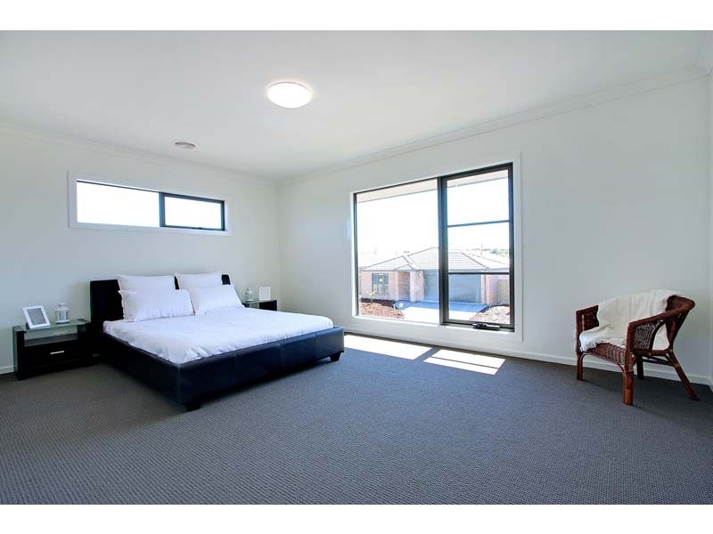 Lot 1612 Maeve Circuit, Clyde North VIC 3978