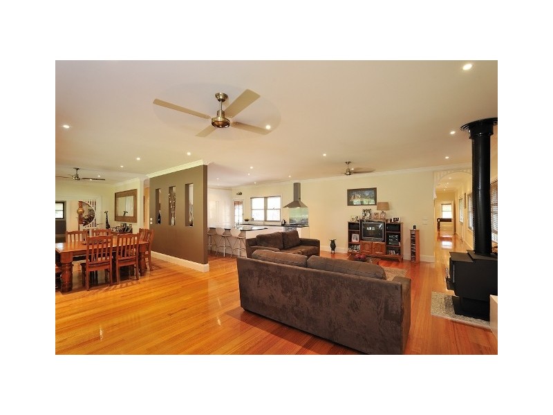 815 Invermay Road, Drouin South VIC 3818