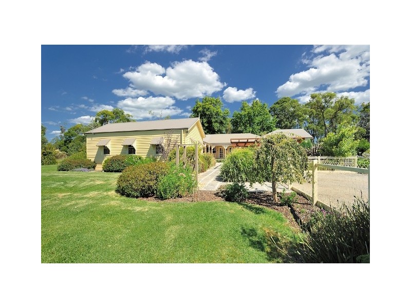 815 Invermay Road, Drouin South VIC 3818