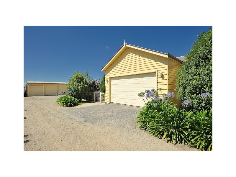 815 Invermay Road, Drouin South VIC 3818