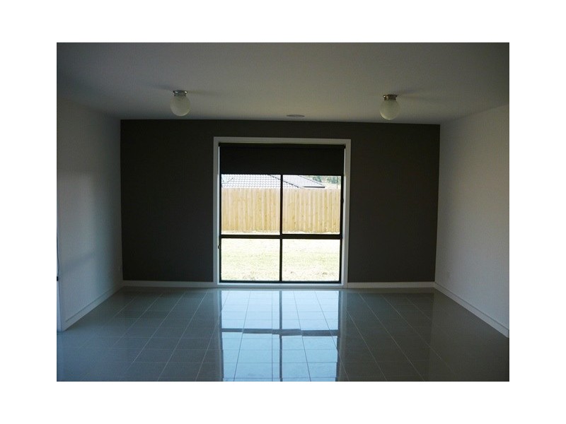 2 Wordsworth Court, Drouin VIC 3818