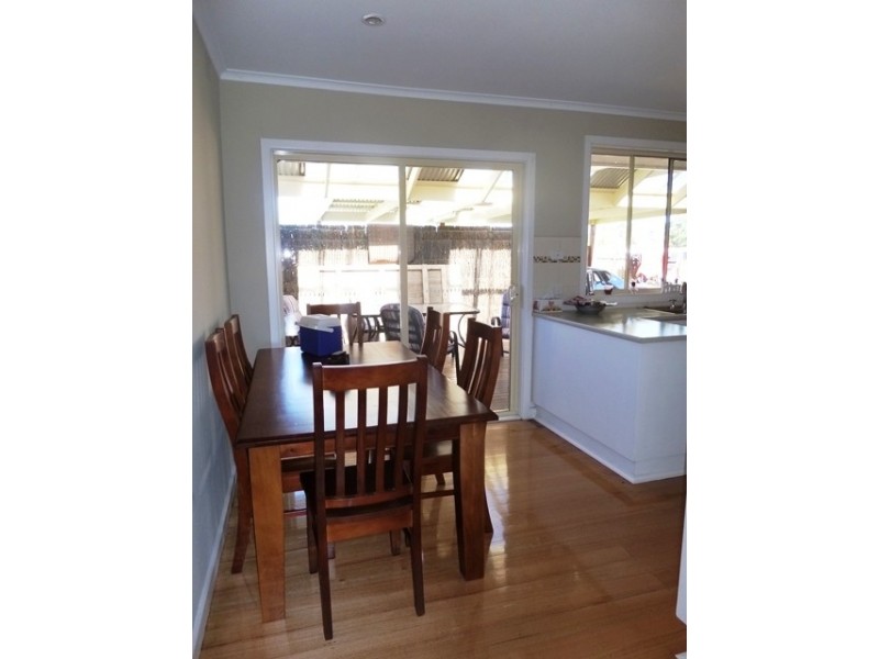 1/6 Darnum Street, Drouin VIC 3818