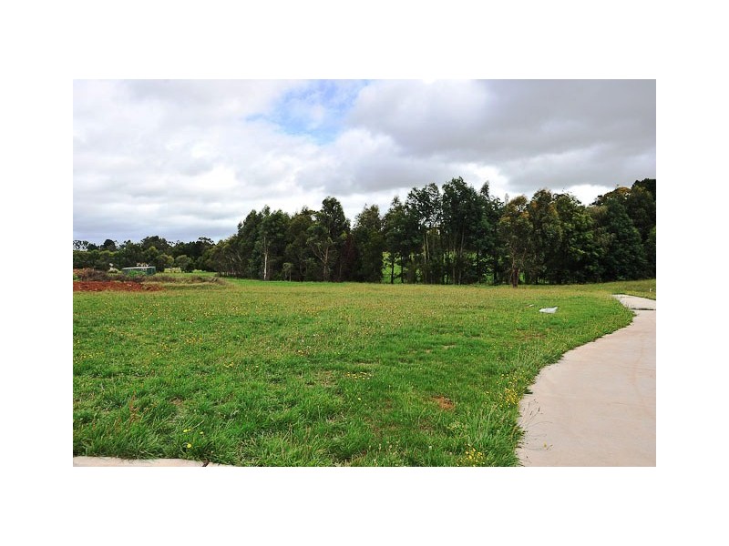 23 Kensington Drive, Warragul VIC 3820