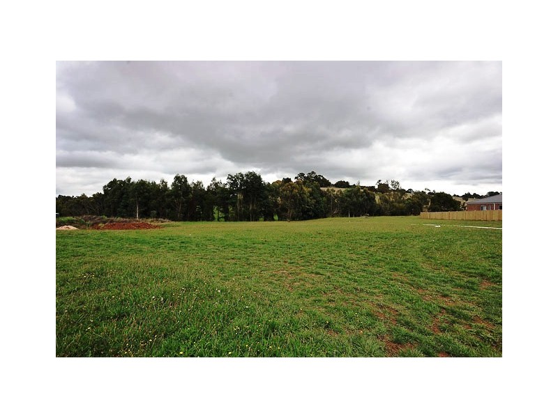 23 Kensington Drive, Warragul VIC 3820