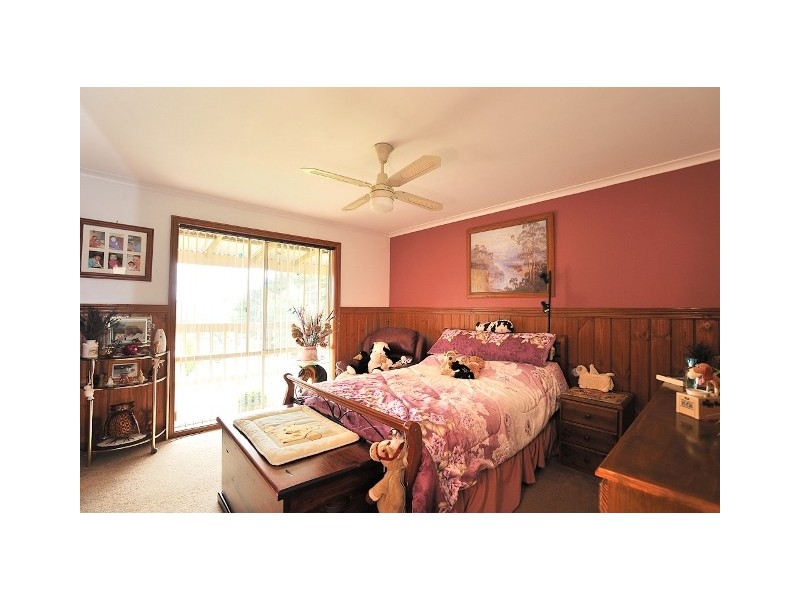 11 Roy Street, Loch VIC 3945