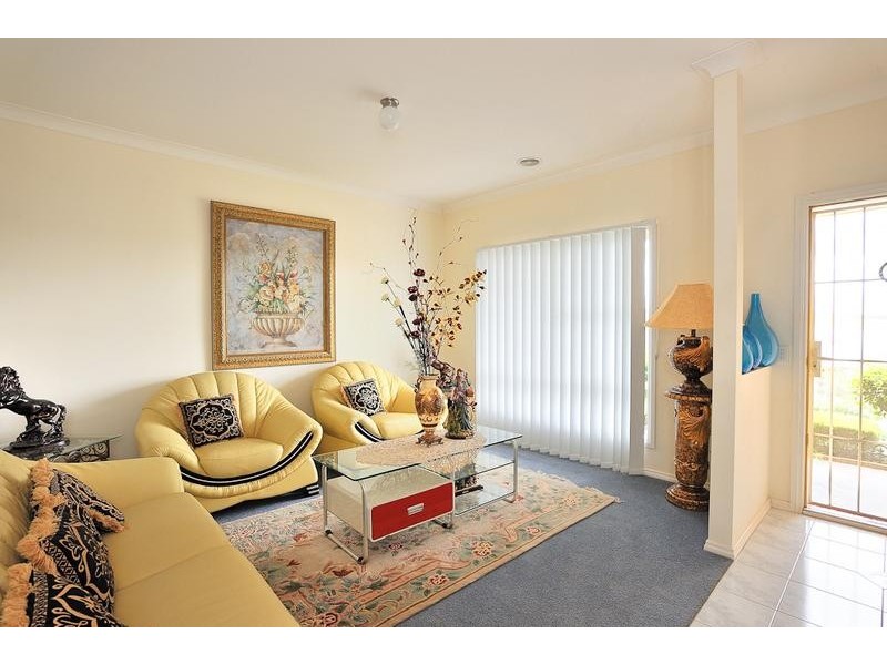 15 Cypress Court, Drouin VIC 3818