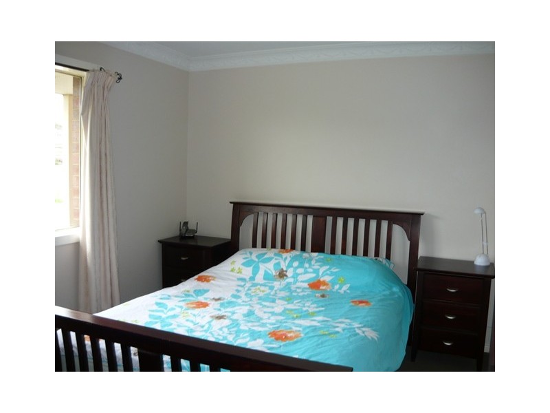 2/4 Cameron Way, Pakenham VIC 3810