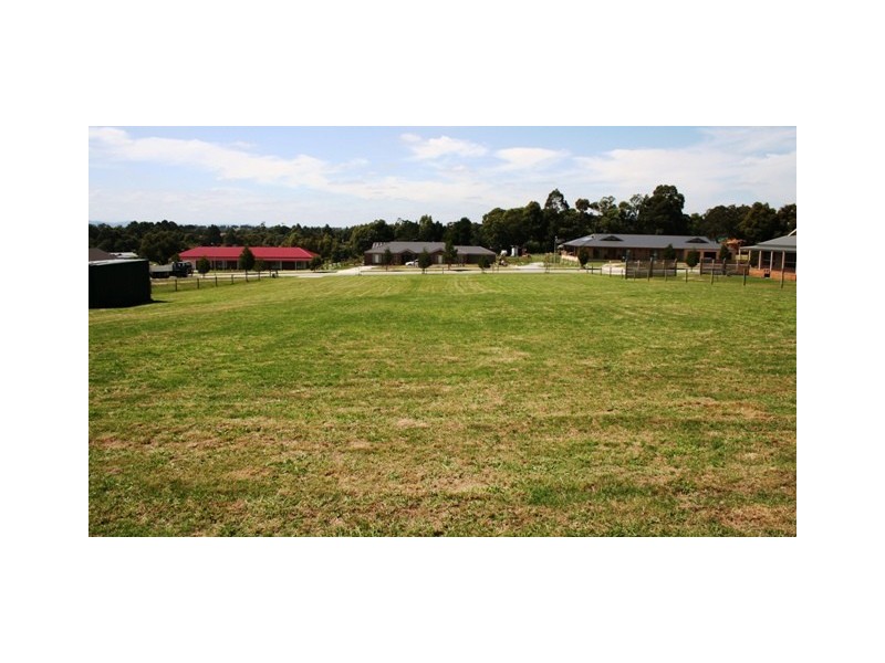 5 Gwen Meredith Drive, Bunyip VIC 3815