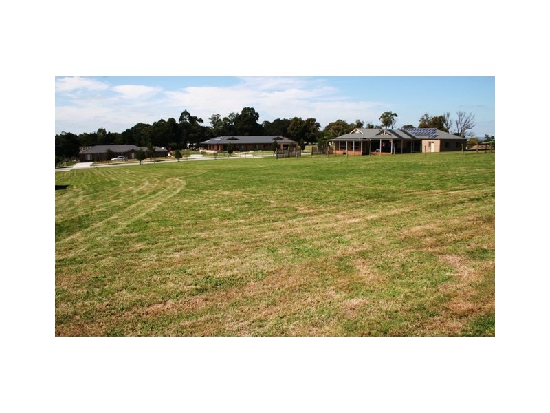 5 Gwen Meredith Drive, Bunyip VIC 3815