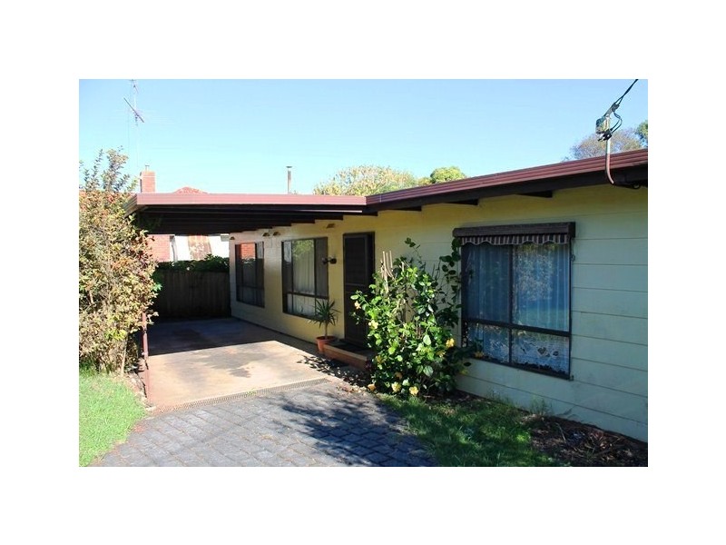 24 Longwarry Road, Drouin VIC 3818