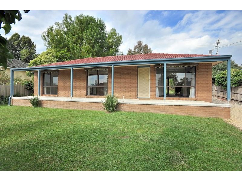 48 Acacia Street, Drouin VIC 3818