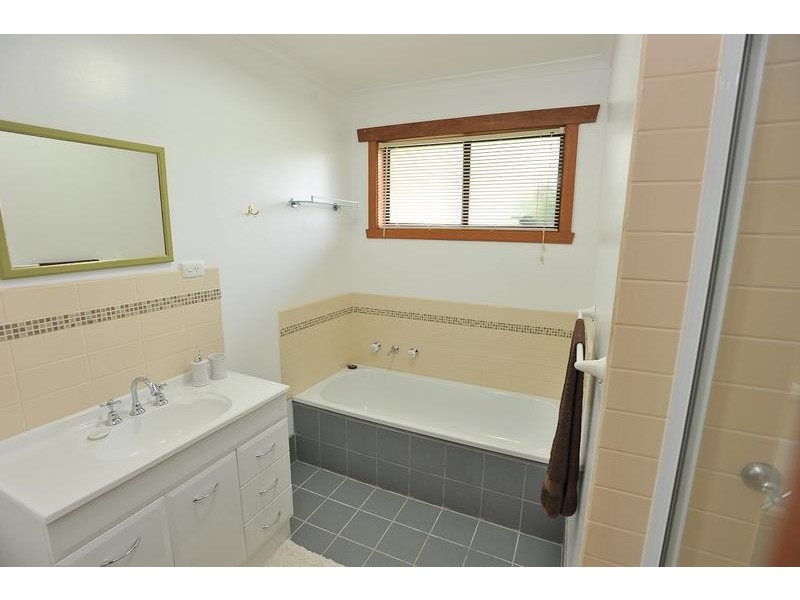 48 Acacia Street, Drouin VIC 3818