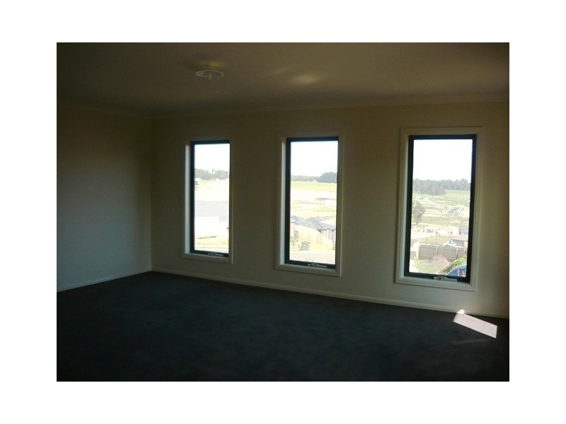 12 Wordsworth Court, Drouin VIC 3818