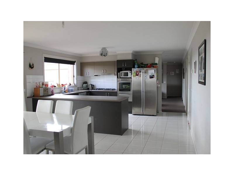 55 Cook Street, Drouin VIC 3818