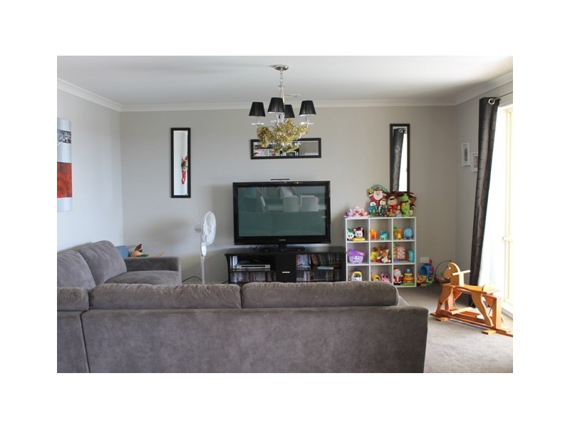 55 Cook Street, Drouin VIC 3818