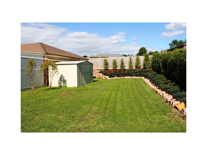 55 Cook Street, Drouin VIC 3818