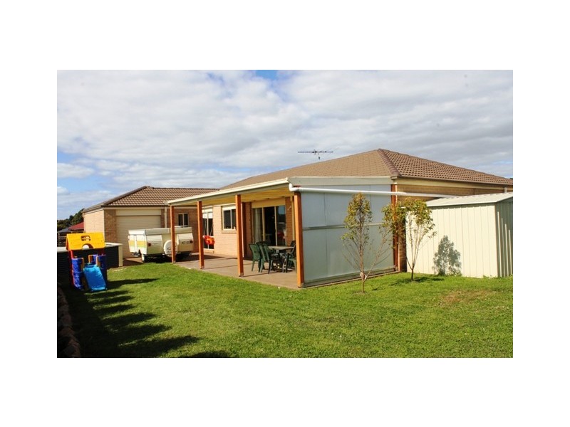 55 Cook Street, Drouin VIC 3818