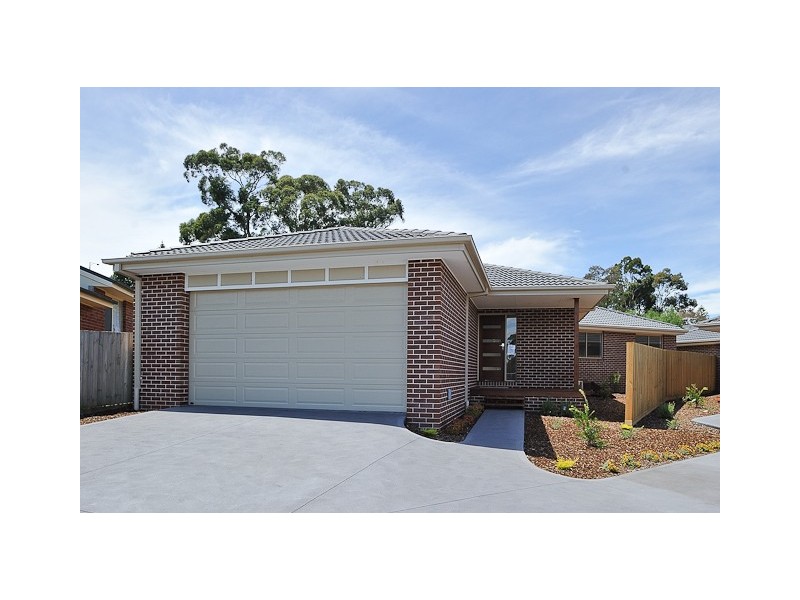 1/4 Palm Square, Drouin VIC 3818