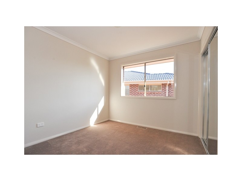 1/4 Palm Square, Drouin VIC 3818