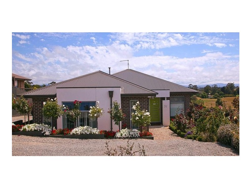 21 Jackson Drive, Drouin VIC 3818